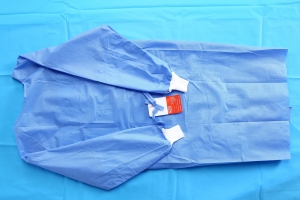 Reinforced Surgical Gown with Towel